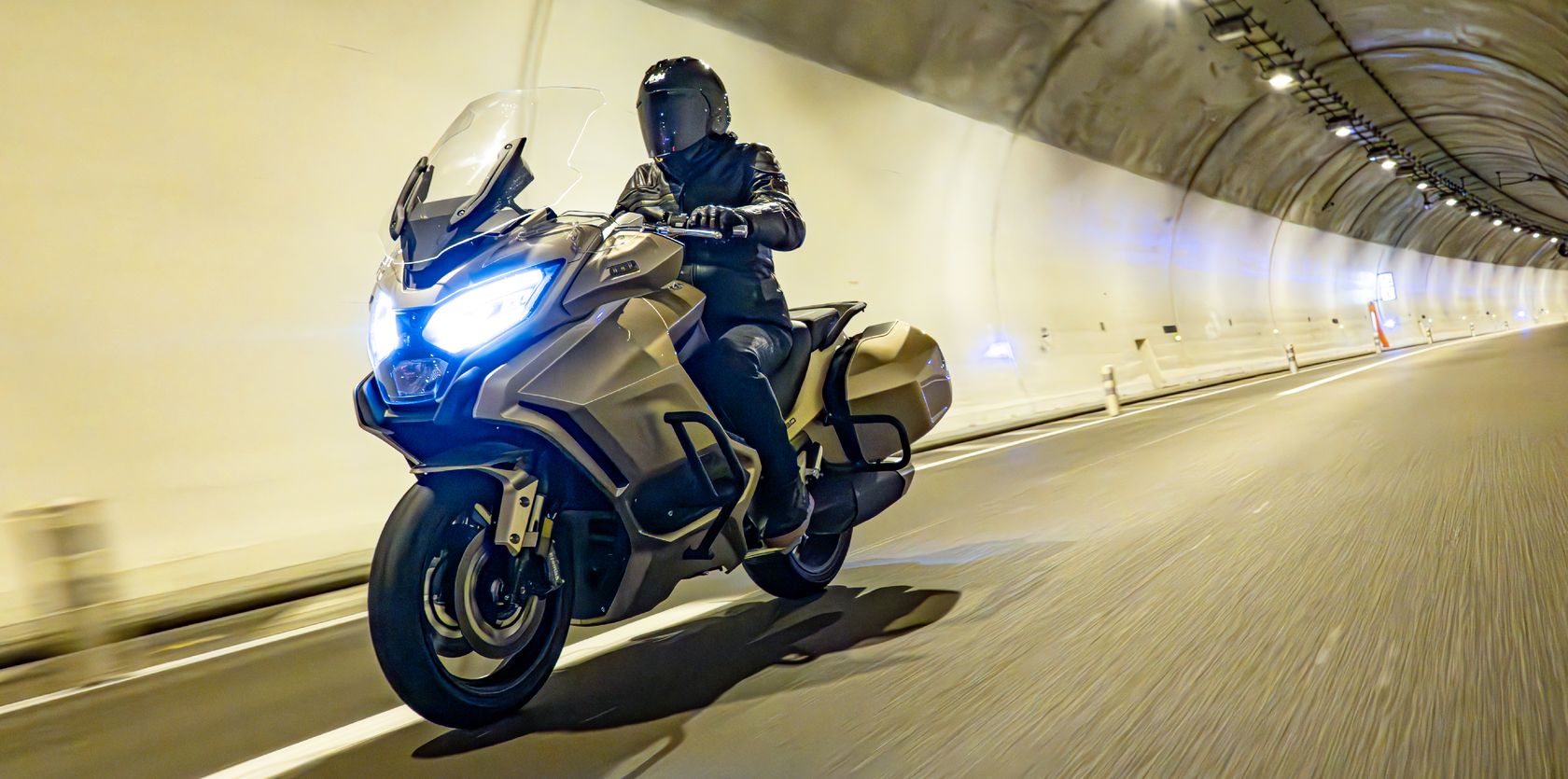 Mash GT750 en action