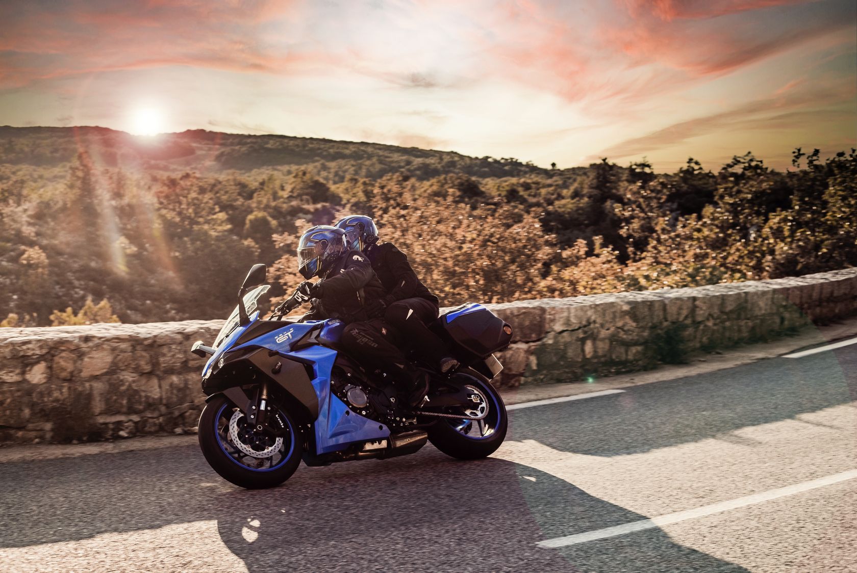 Suzuki GSX-S1000GT 2026 vue de profil