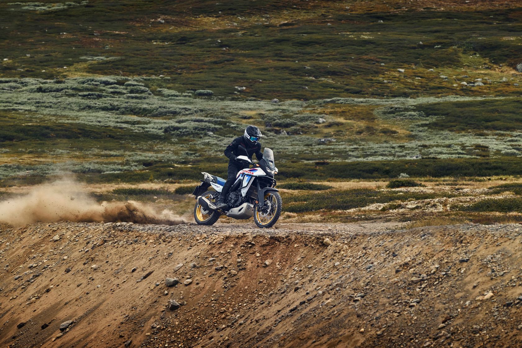 Honda 750 Transalp 2026 en tout-terrain