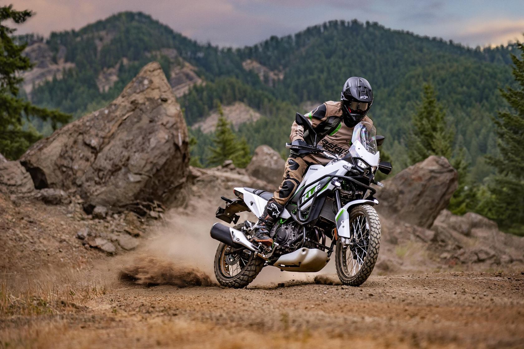 Kawasaki KLE500 2026 en action