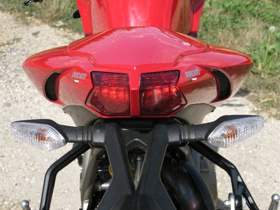 Ducati Streetfighter S vue arrière