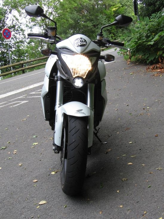 Honda CB1000R vue de face