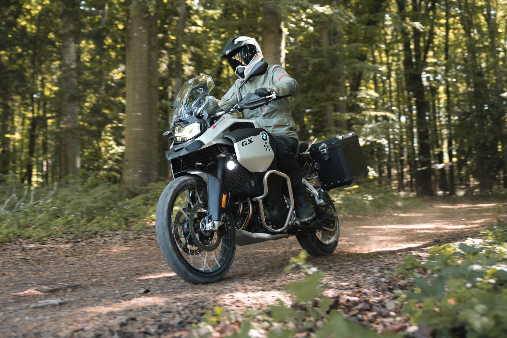 BMW F 900 GS Adventure 2024 en action