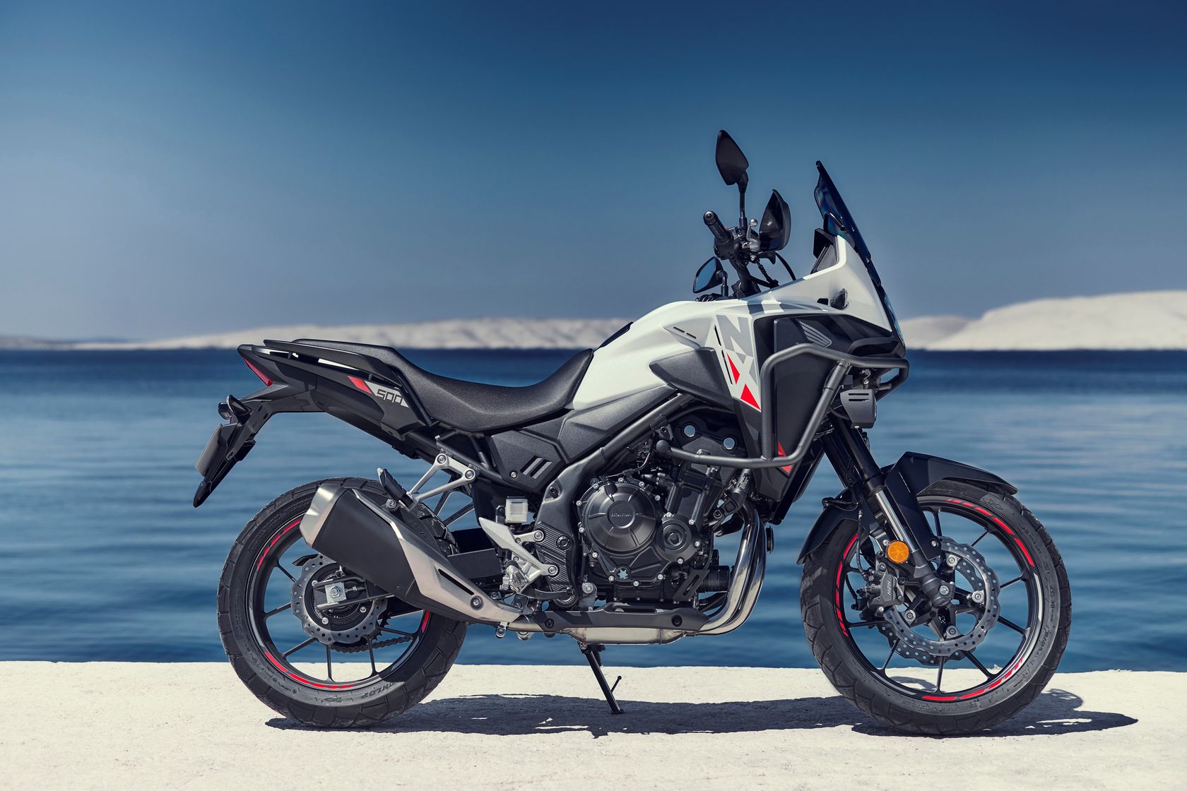 Honda NX500 2024 en statique