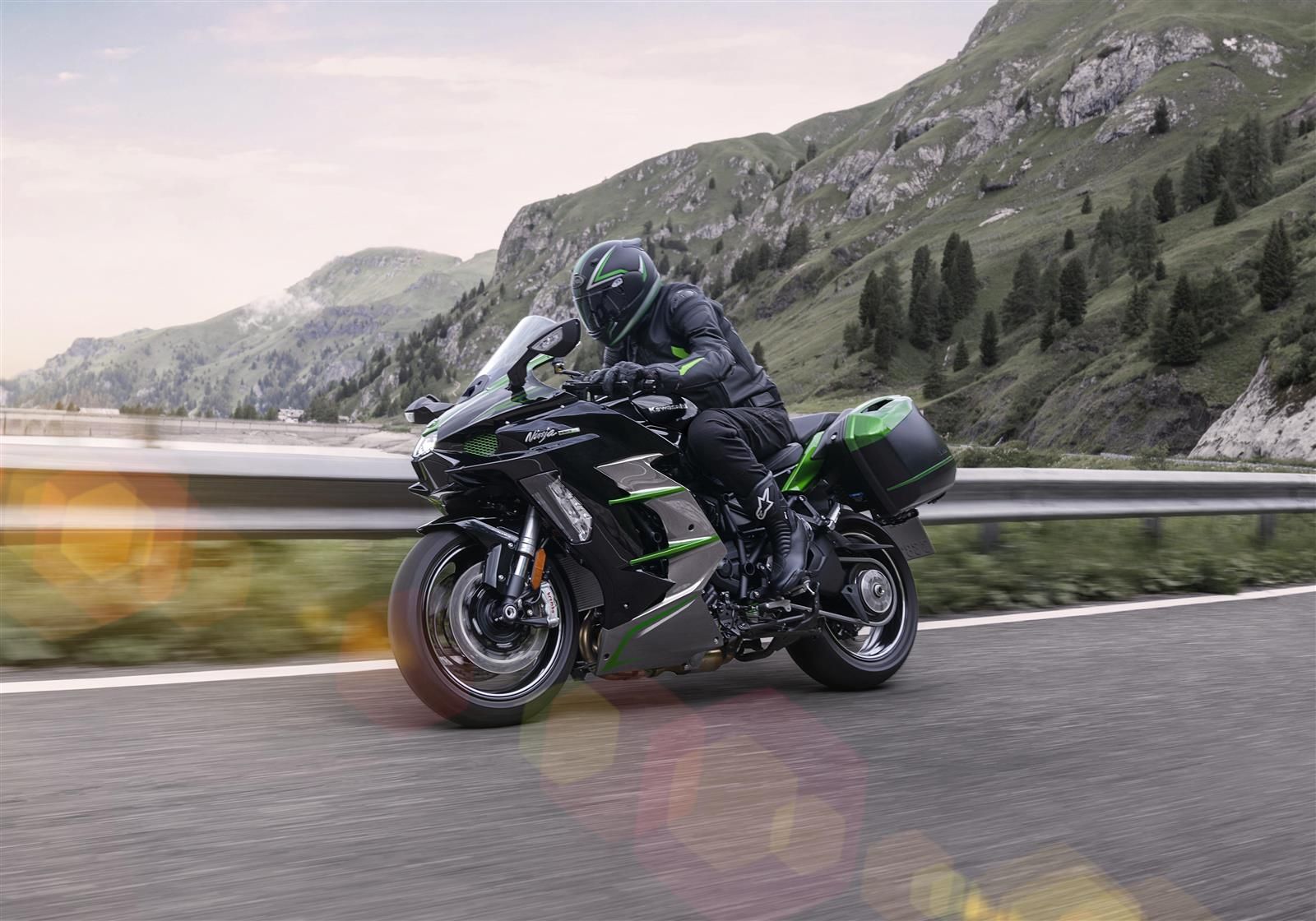 Kawasaki H2 SX SE vue de profil