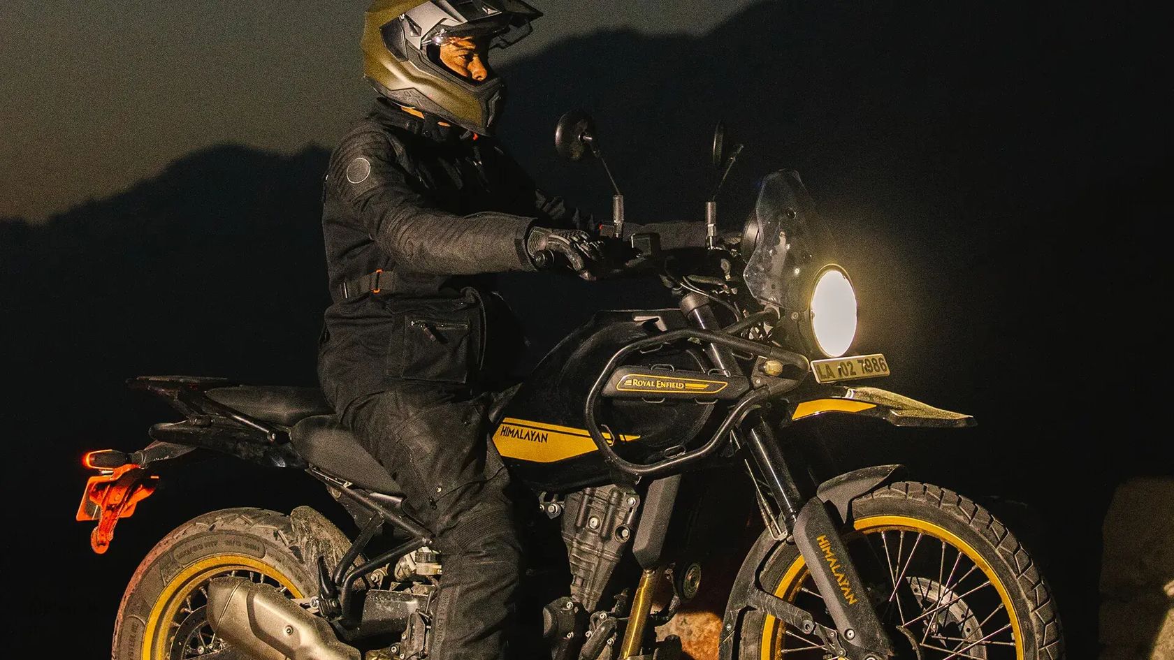 Royal Enfield Himalayan 450 2024 de nuit