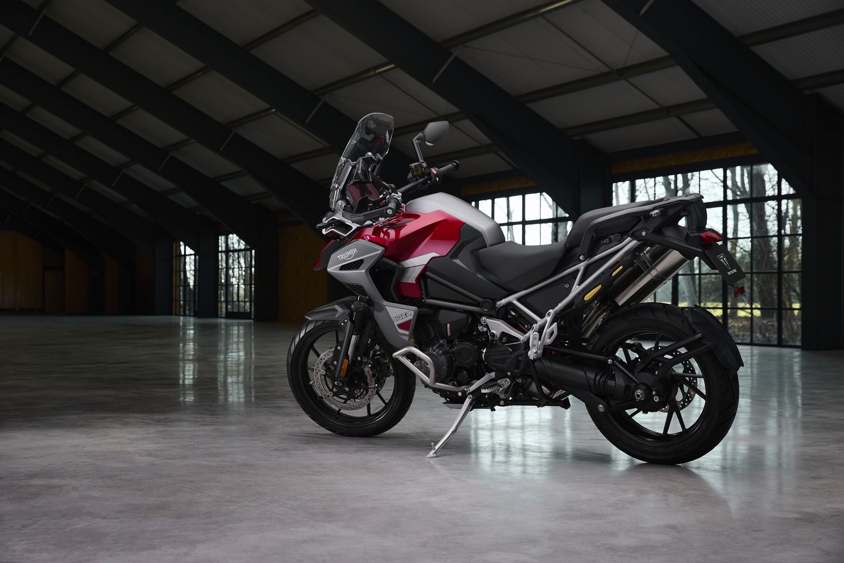 Triumph Tiger 1200 GT Explorer 2024 vue arrière gauche