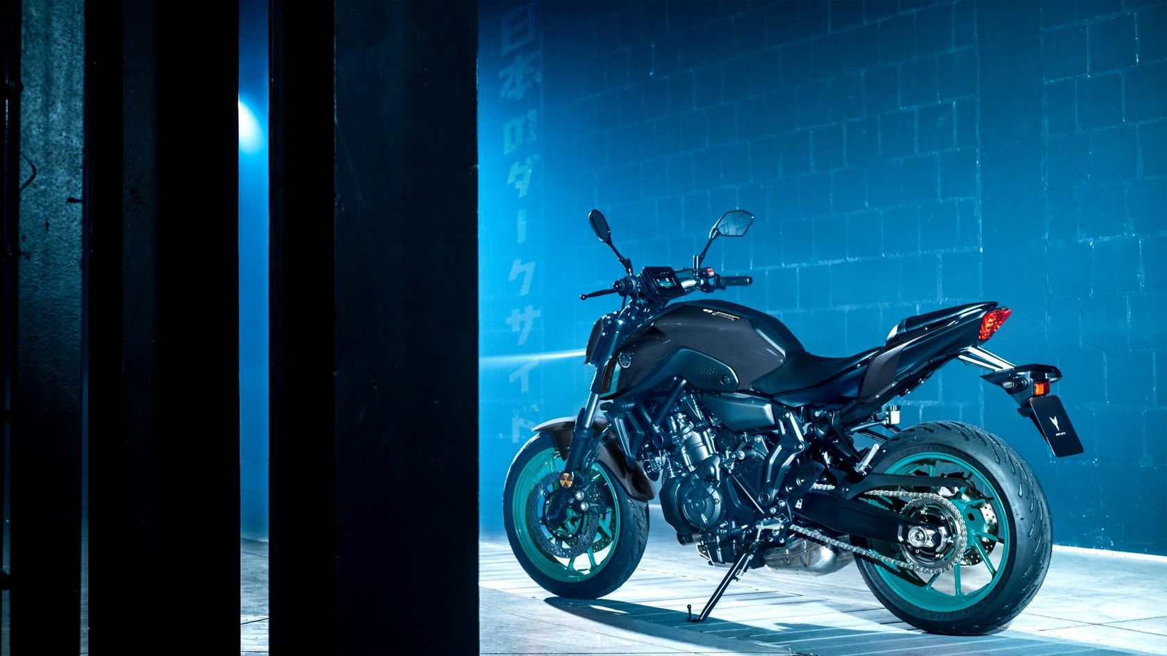 Yamaha MT-07 2024 vue arrière gauche