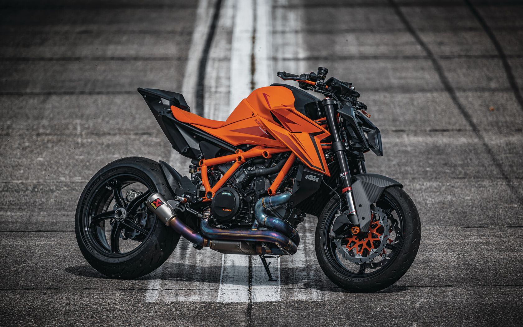 KTM 1390 Super Duke R 2024 en statique