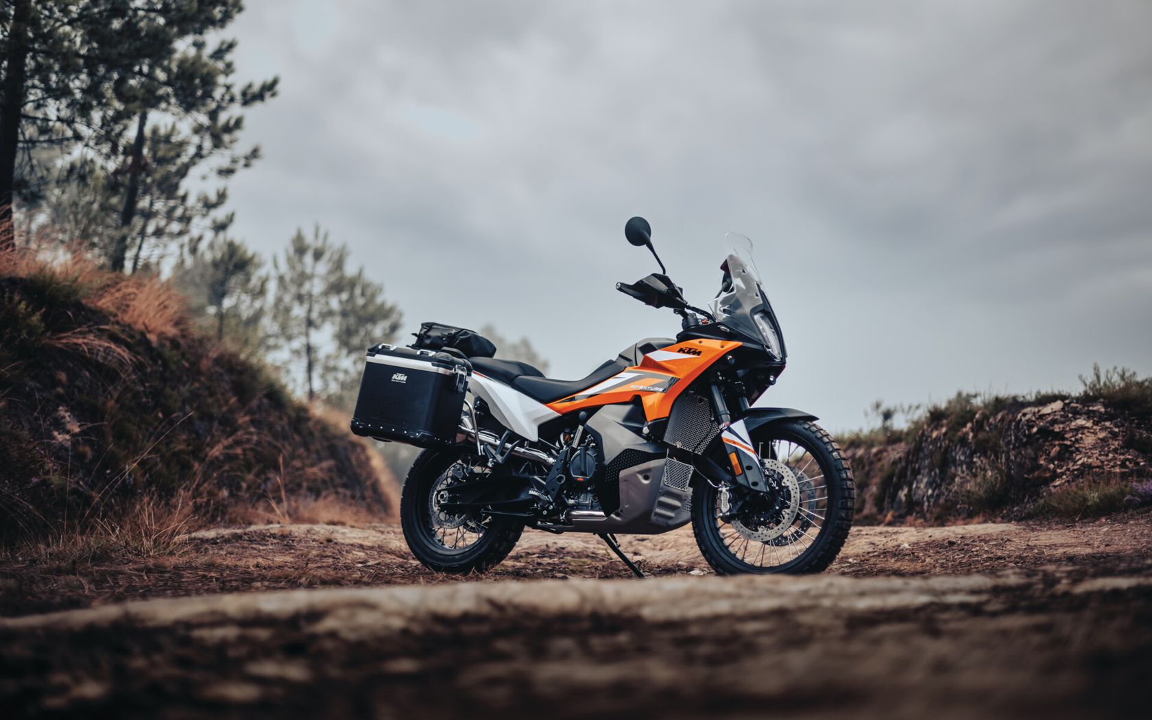 KTM 890 Adventure 2024 vue de profil