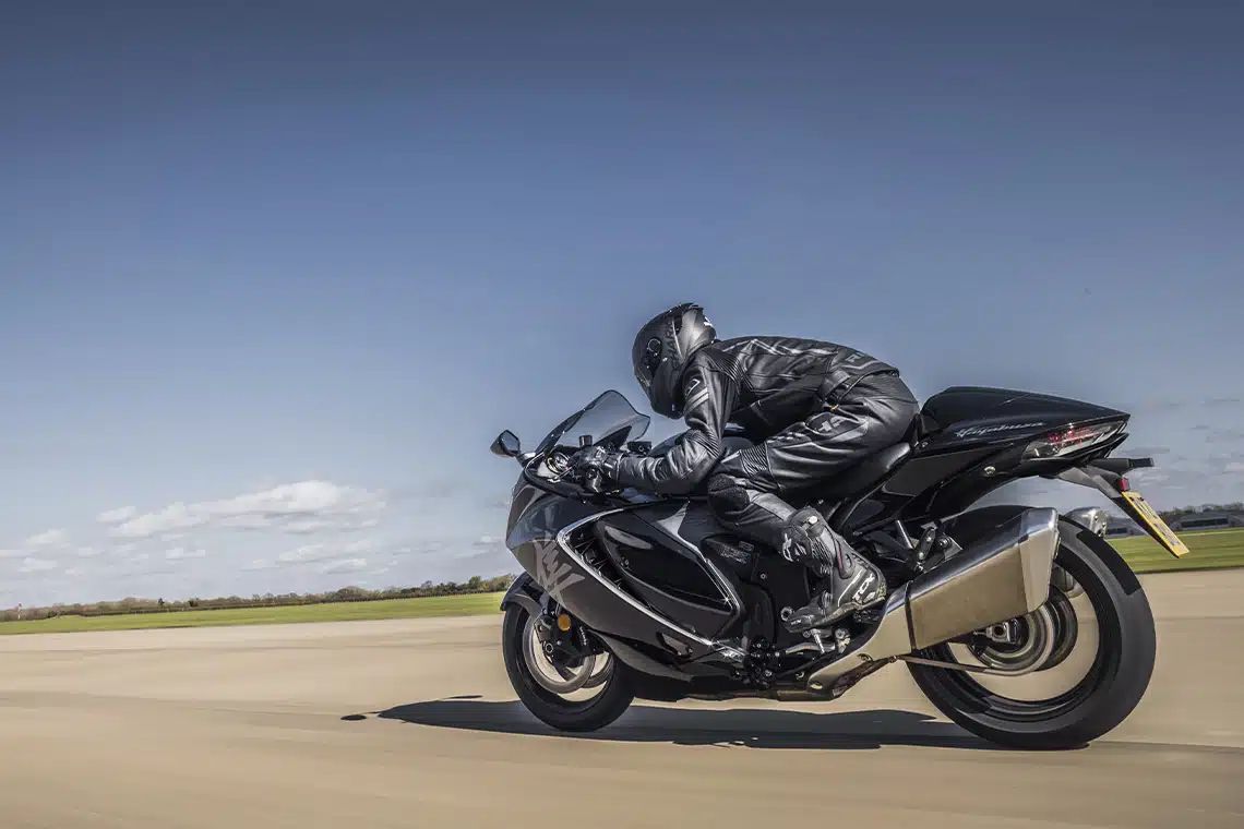 Suzuki Hayabusa 2024 en action