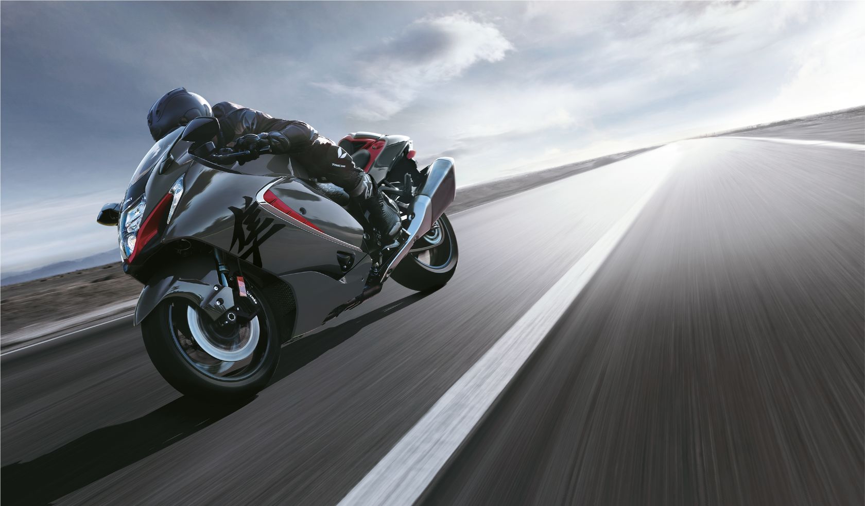 Suzuki Hayabusa 2024 vue de profil avant