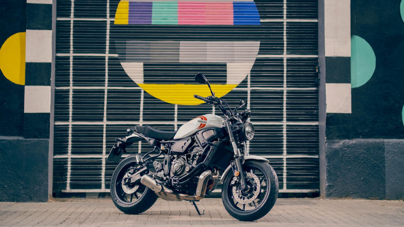 Yamaha XSR700 2024 vue de profil