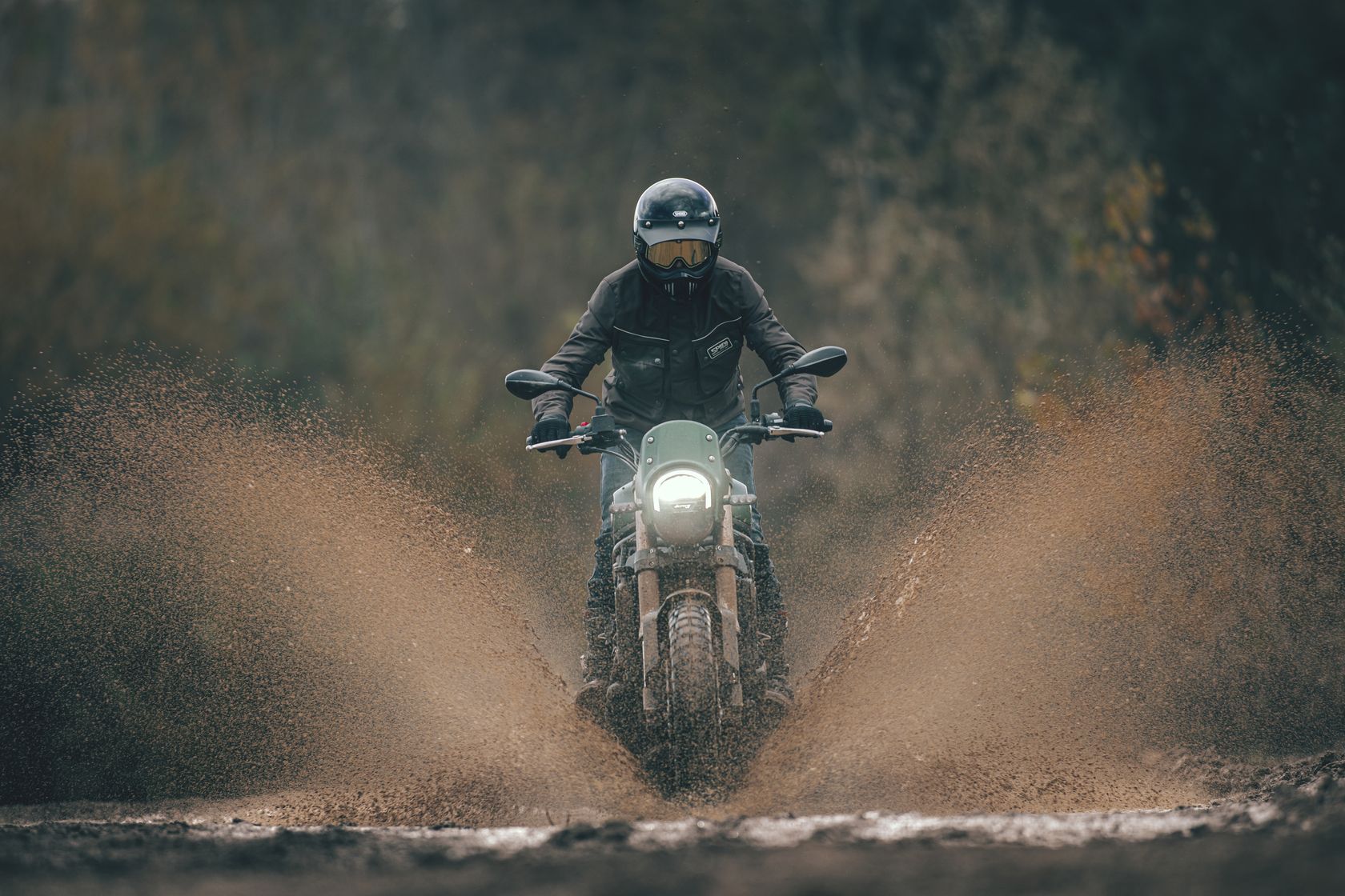 Benelli Leoncino 800T 2024 vue de devant