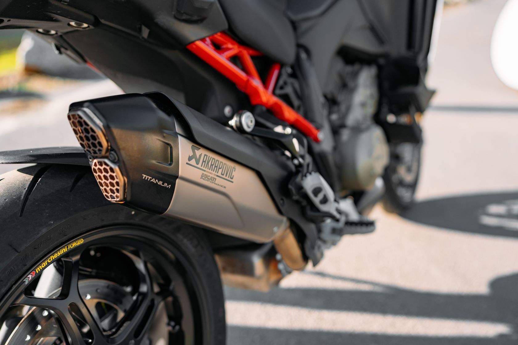 Silencieux Akrapovic Ducati Multistrada V4 Pikes Peak 2025