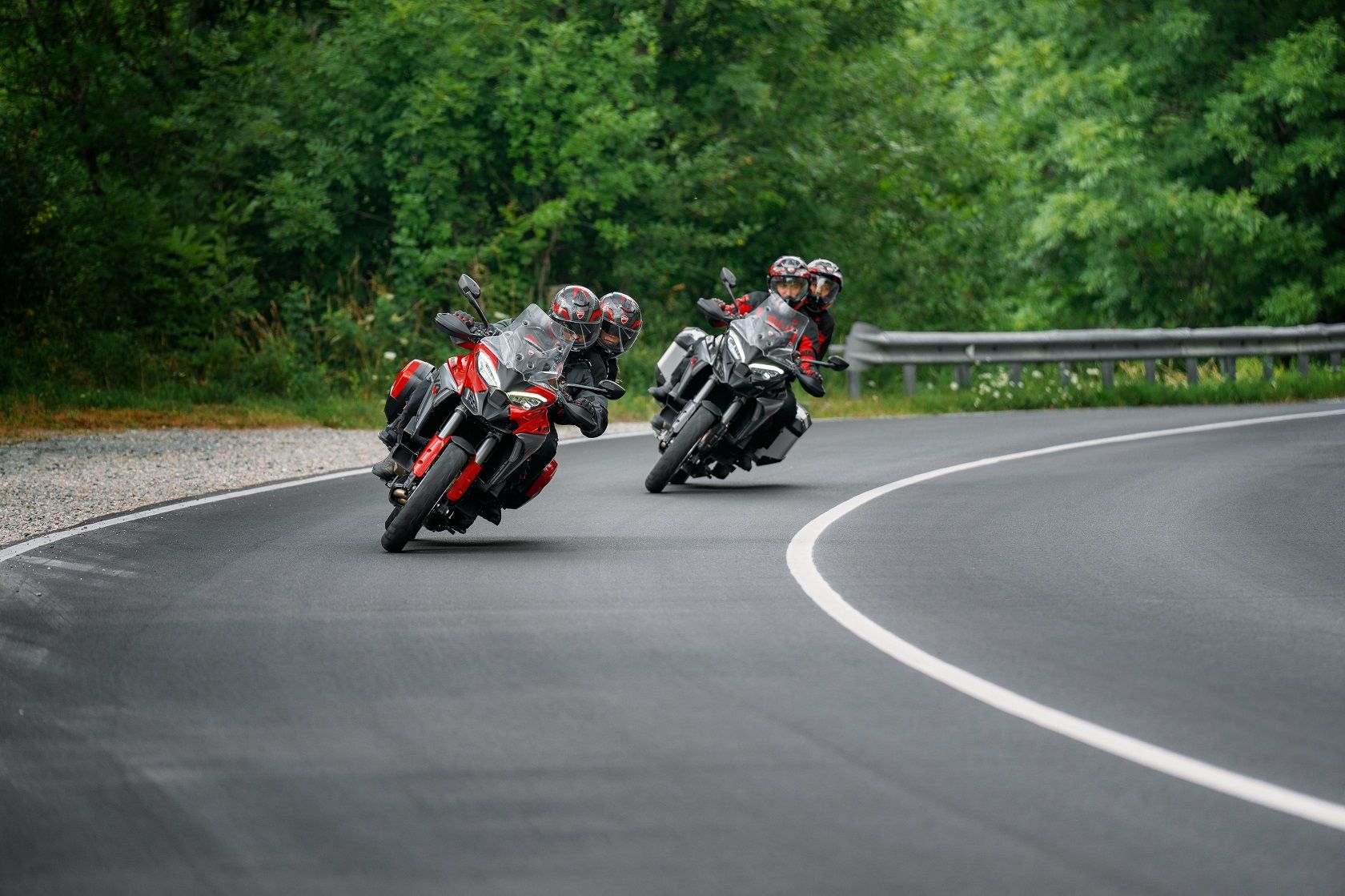 Ducati Multistrada V4S 2025 en duo