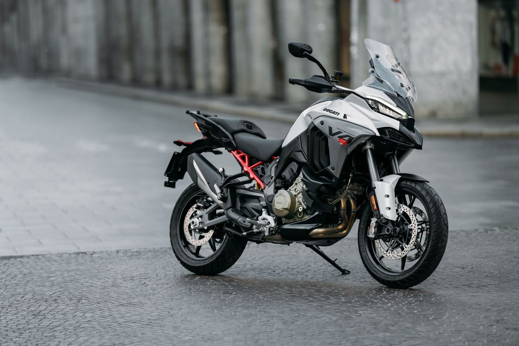 Ducati Multistrada V4S 2025 en statique