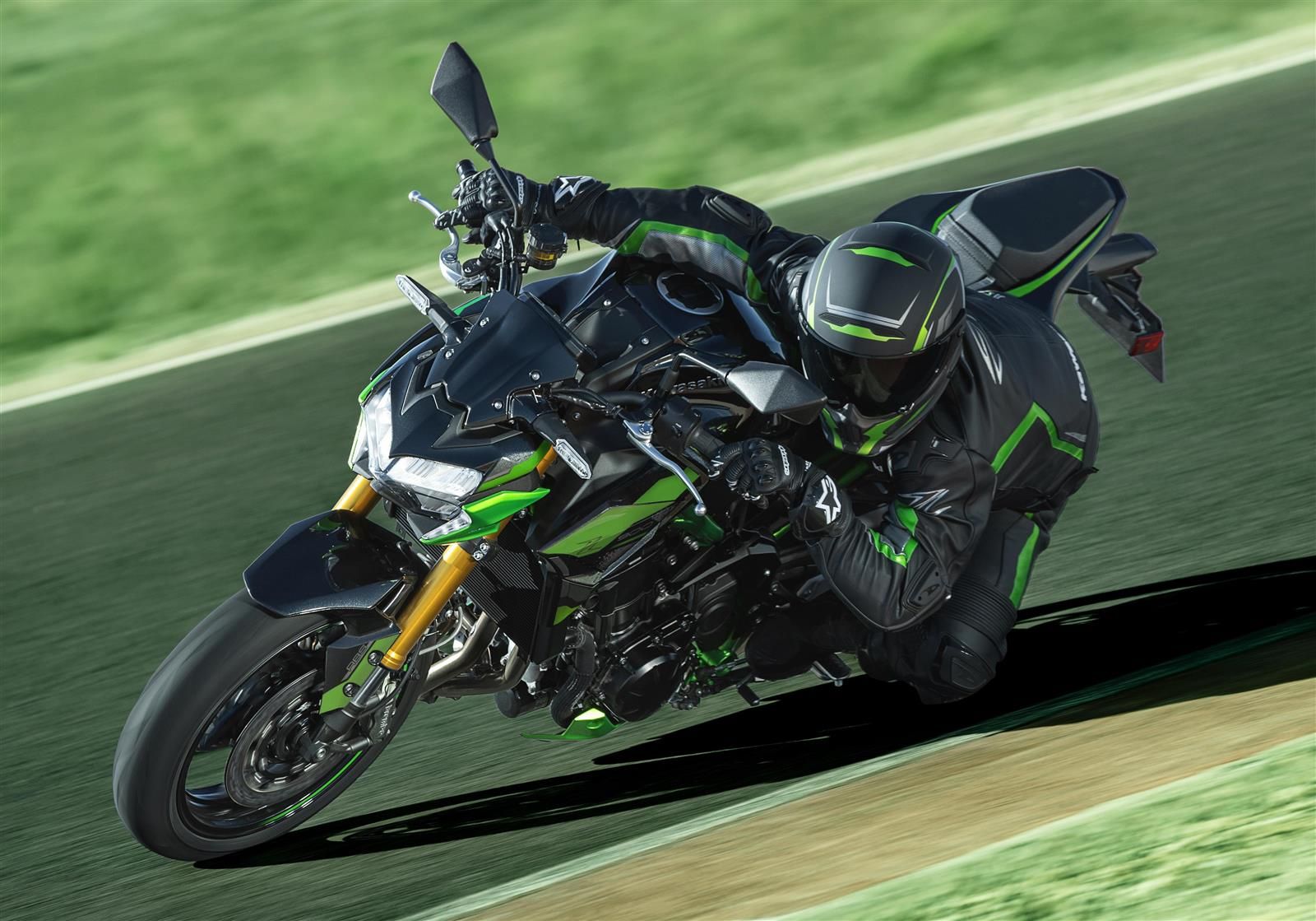 Kawasaki Z900 SE 2024 en action