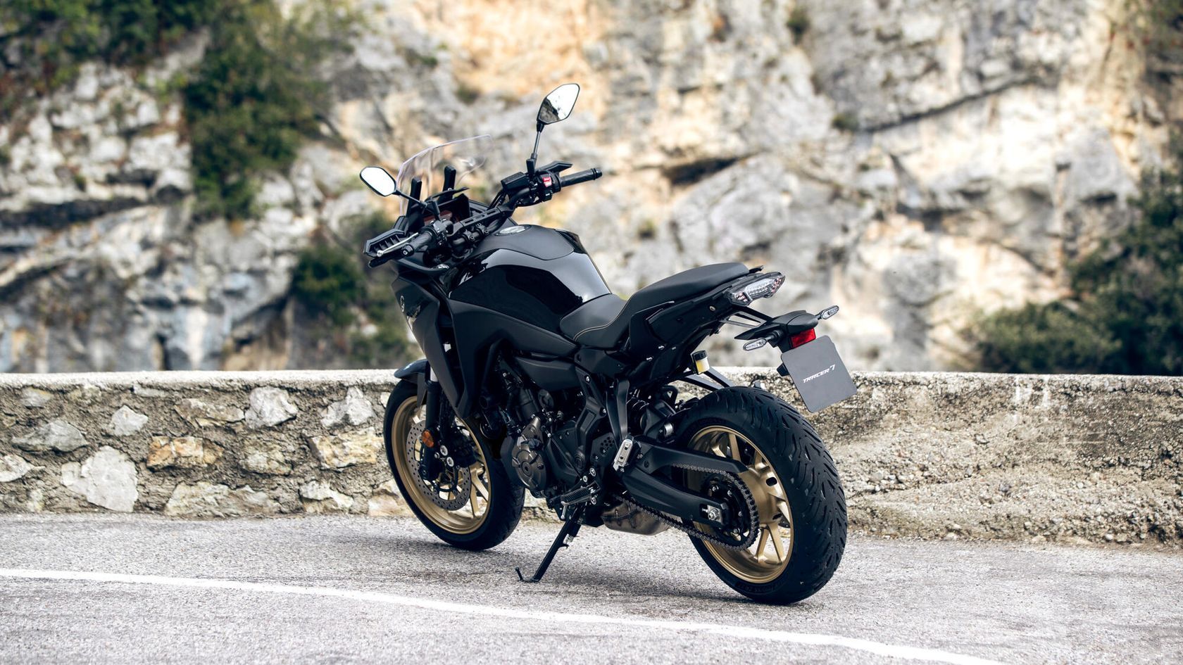 Yamaha Tracer 7 2024 vue arrière