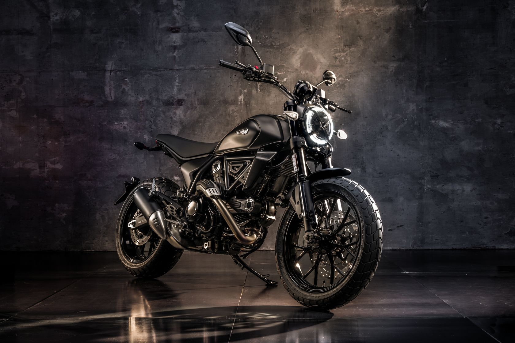 Ducati Scrambler Icon Dark 2025 vue avant droit