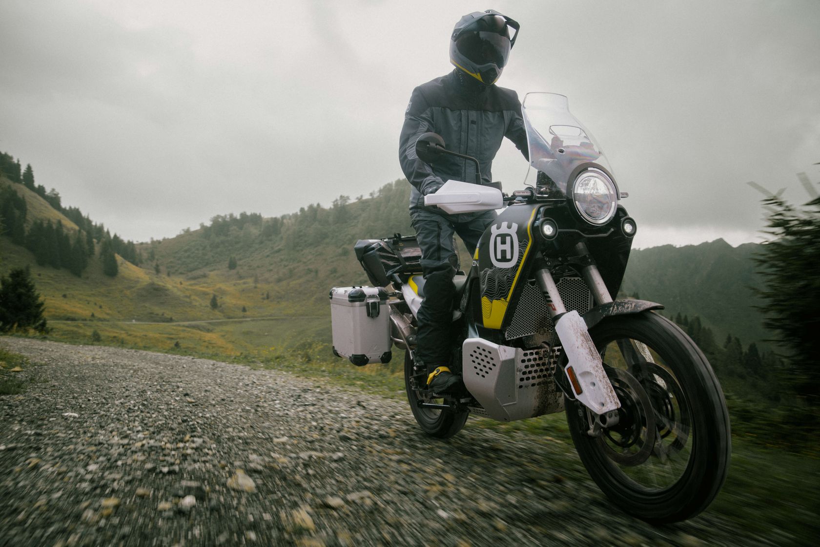 Husqvarna Norden 901 Expedition 2025 sur les chemins