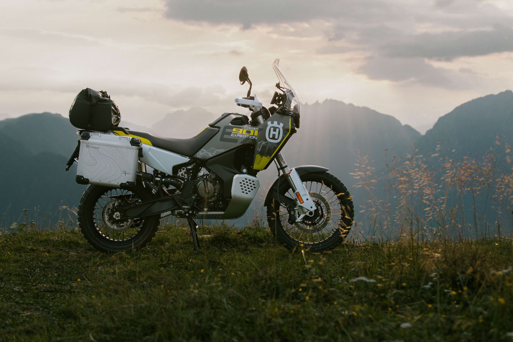 Husqvarna Norden 901 Expedition 2025 vue de profil