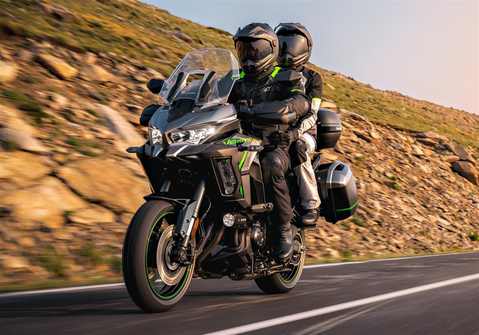 Kawasaki Versys 1100 SE 2025 en duo