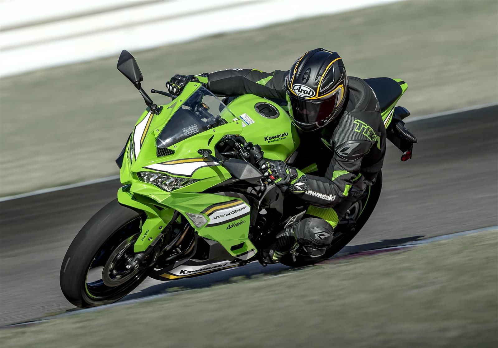 Kawasaki ZX-4RR 2025 en action