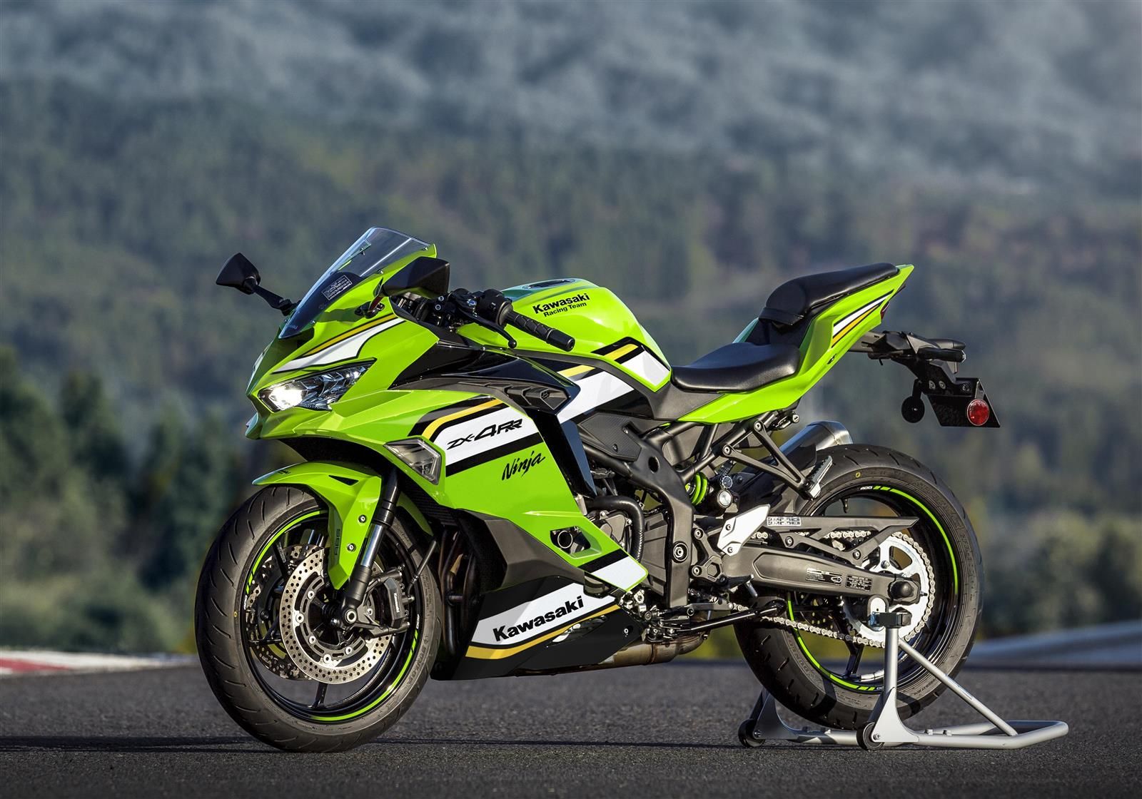 Kawasaki ZX-4RR 2025 vue avant gauche