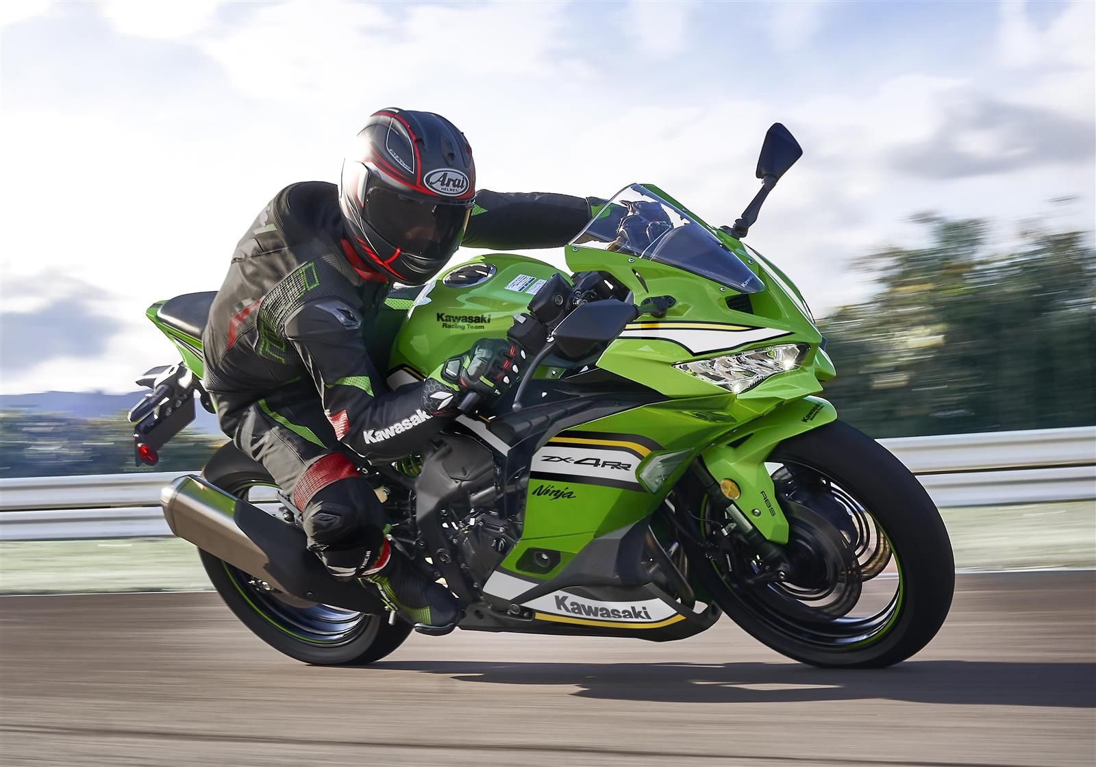 Kawasaki ZX-4RR 2025 sur circuit