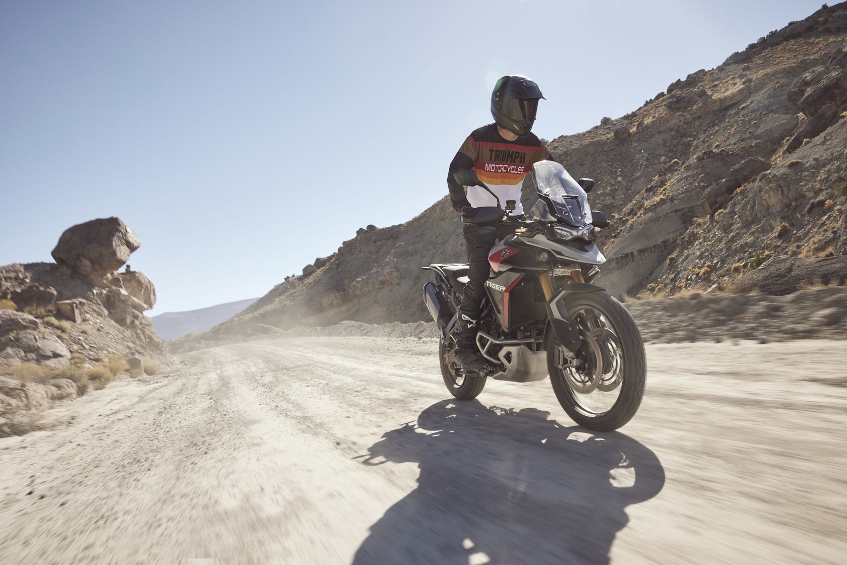 Triumph Tiger 900 Rally Pro 2024 dans les chemins