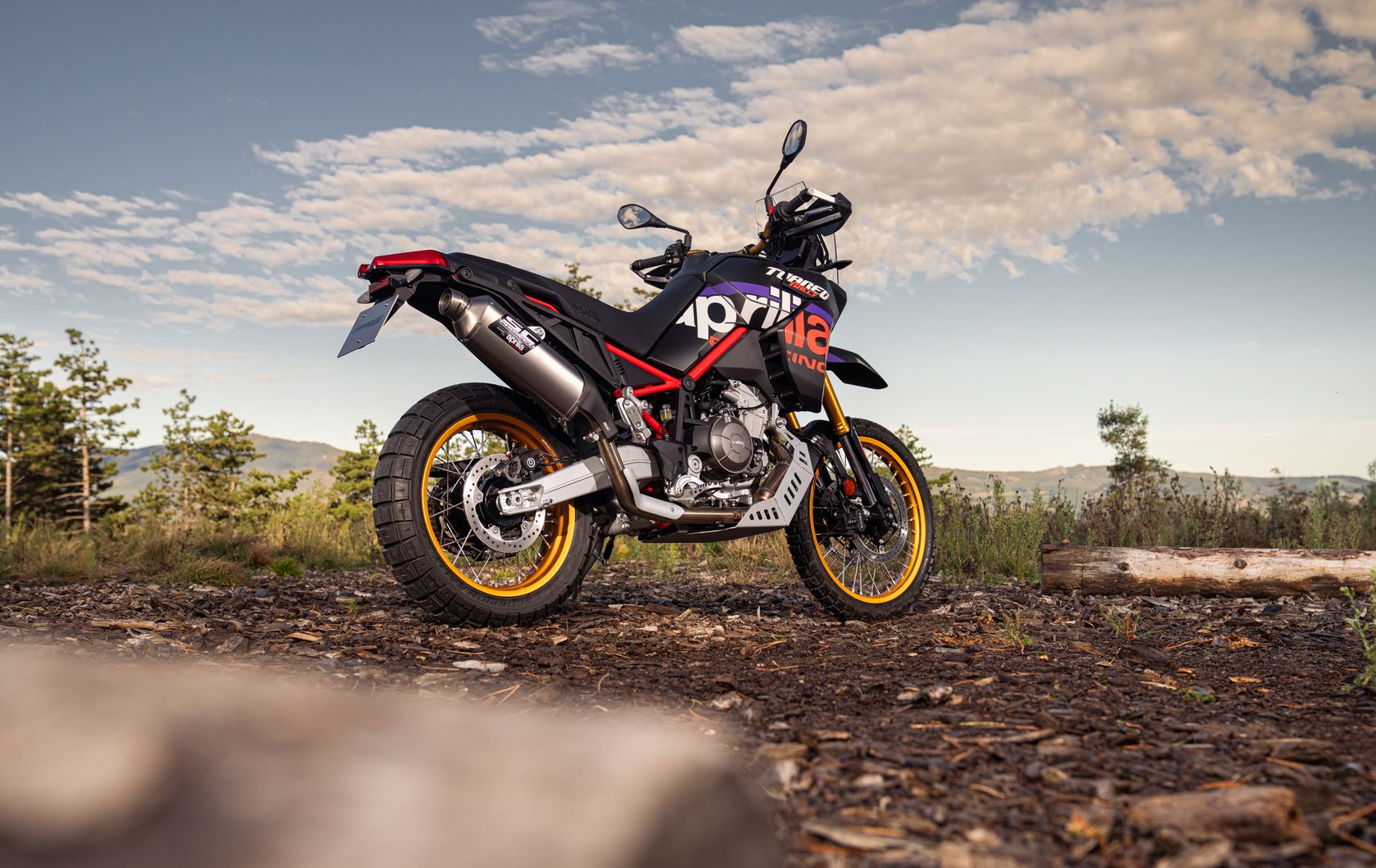 Aprilia Tuareg Rally 2025 vue arrière droit