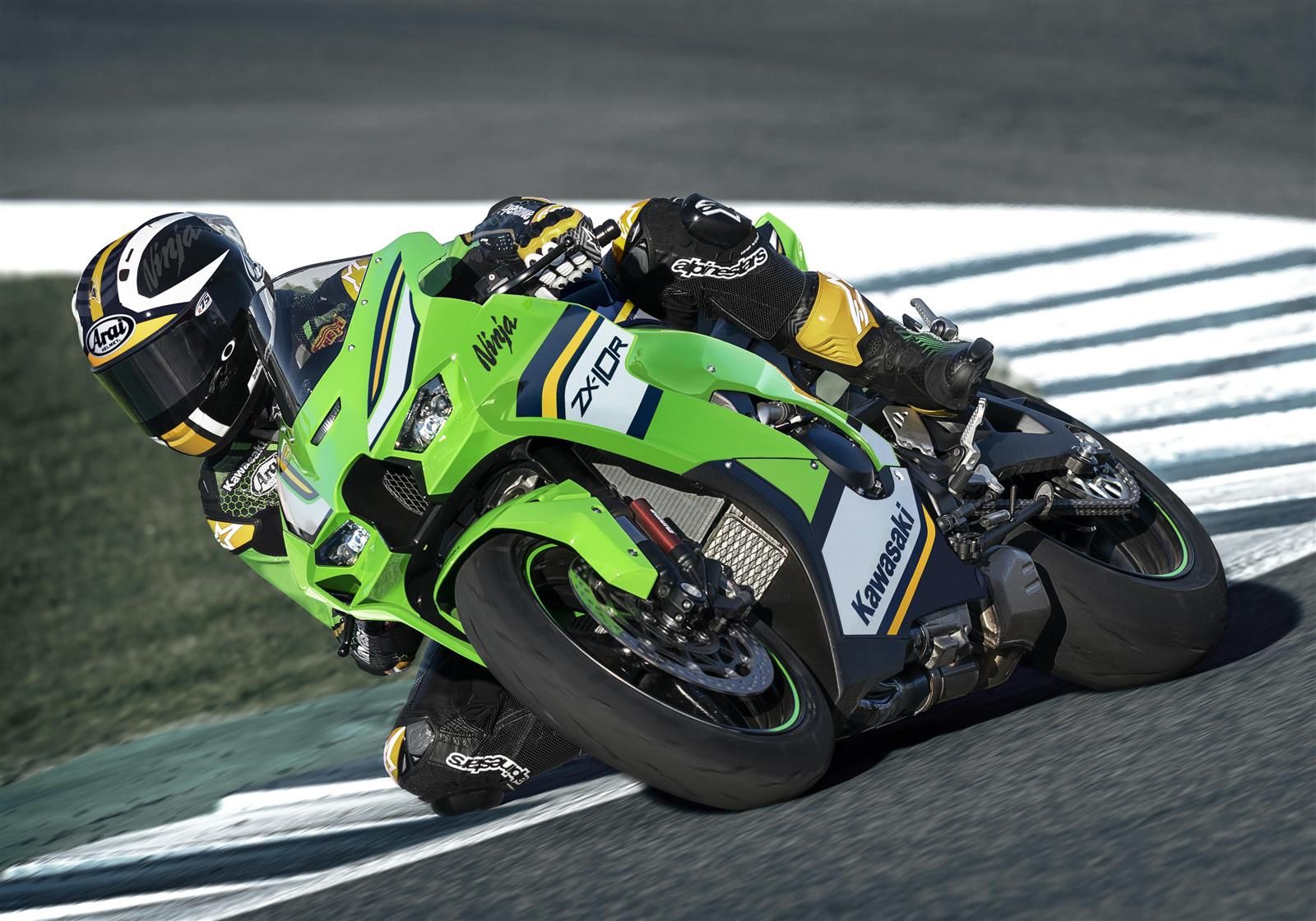 Kawasaki Ninja ZX-10R 2025 sur circuit