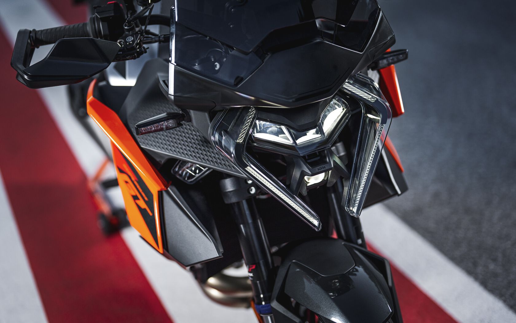 Face avant KTM 1390 Super Duke GT 2025