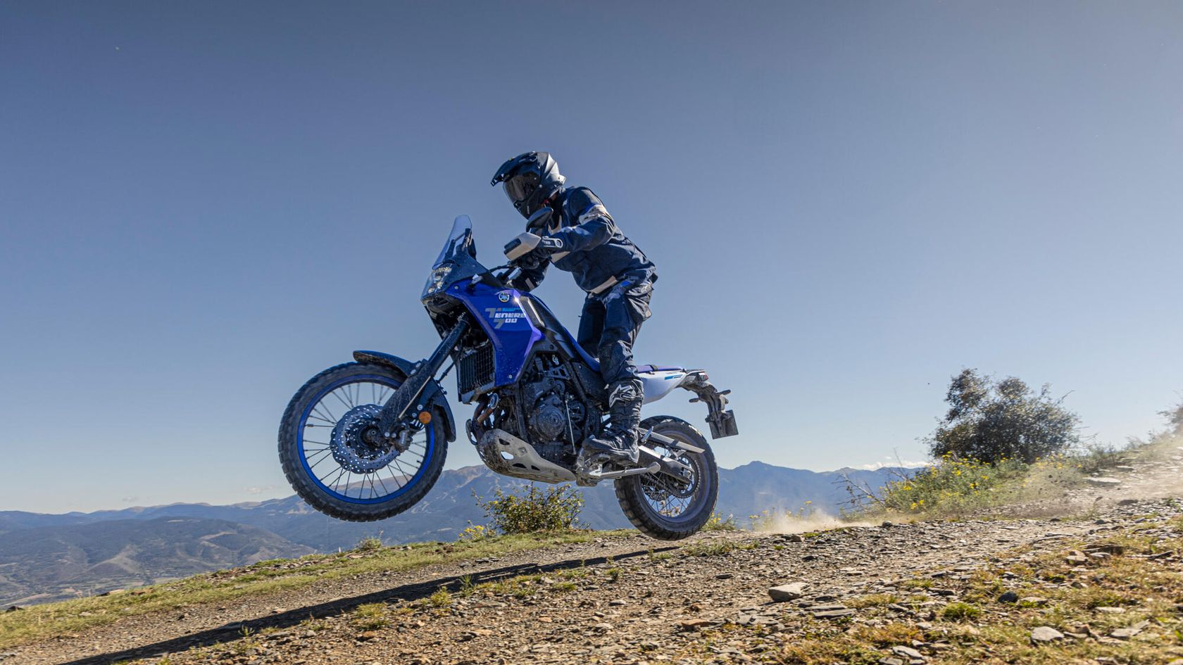 Saut avec une Yamaha Ténéré 700 2025