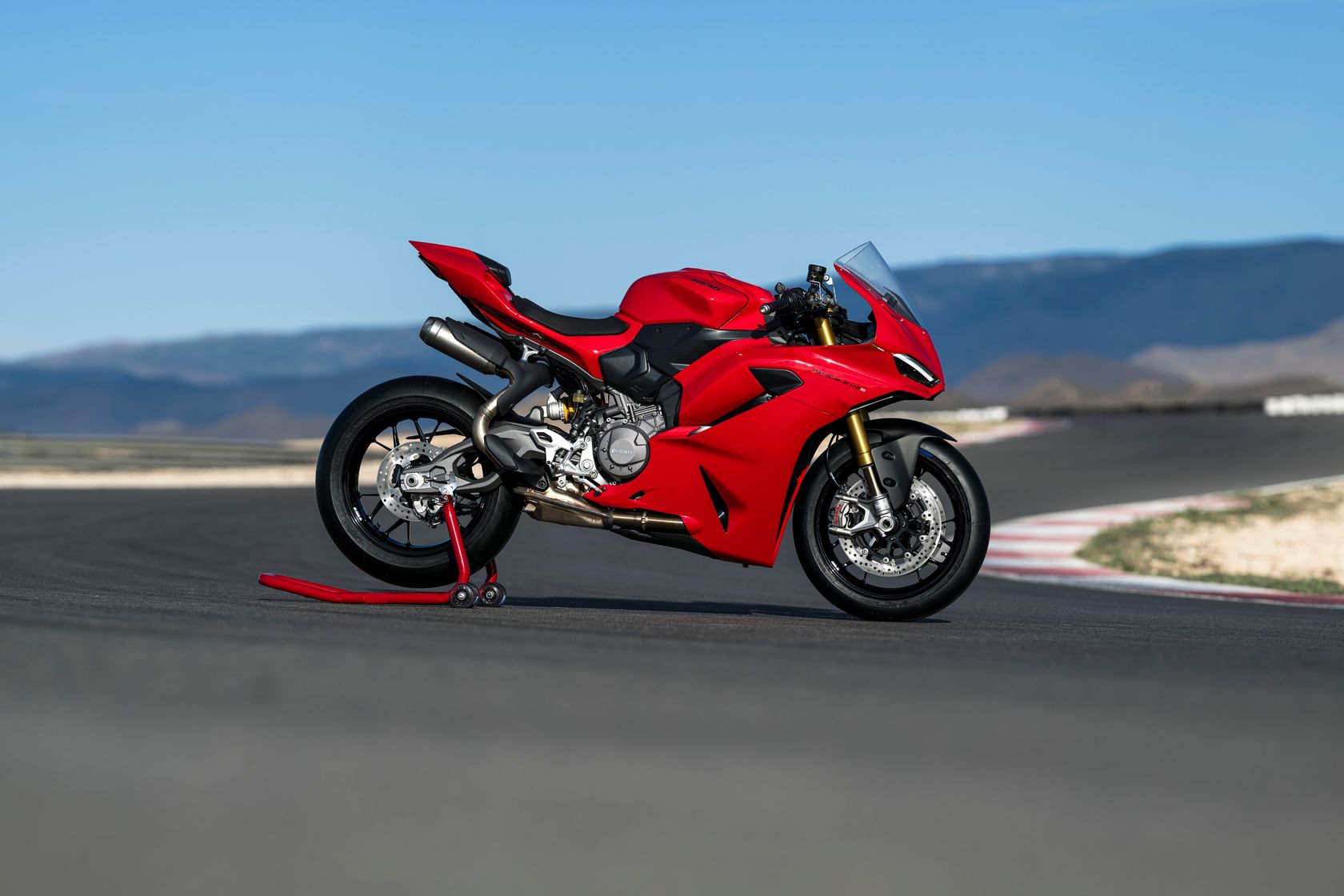 Ducati Panigale V2S 2025 vue de profil