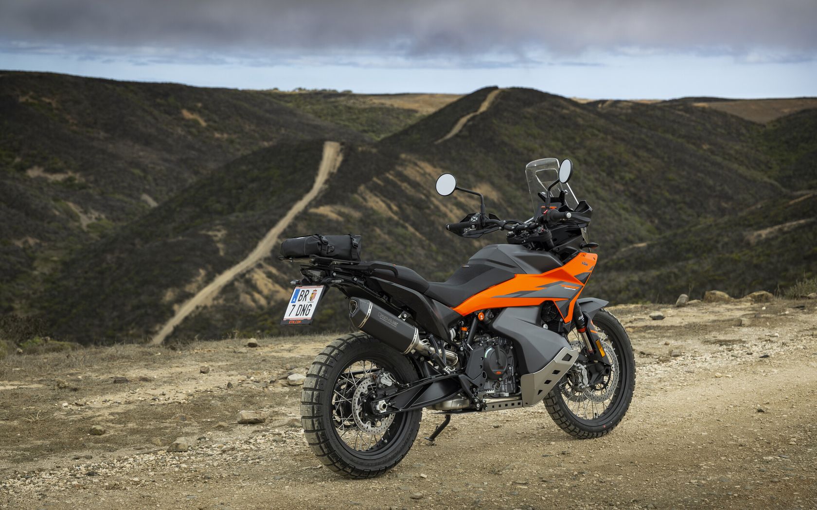 KTM 790 Adventure 2025 vue arrière droit