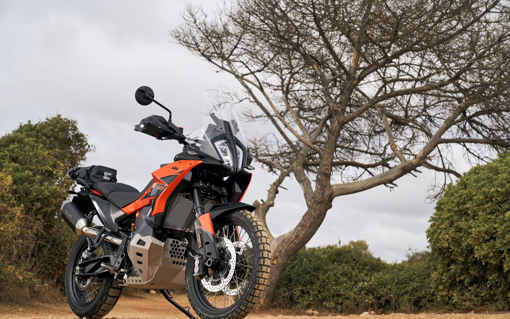 KTM 790 Adventure 2025 en statique