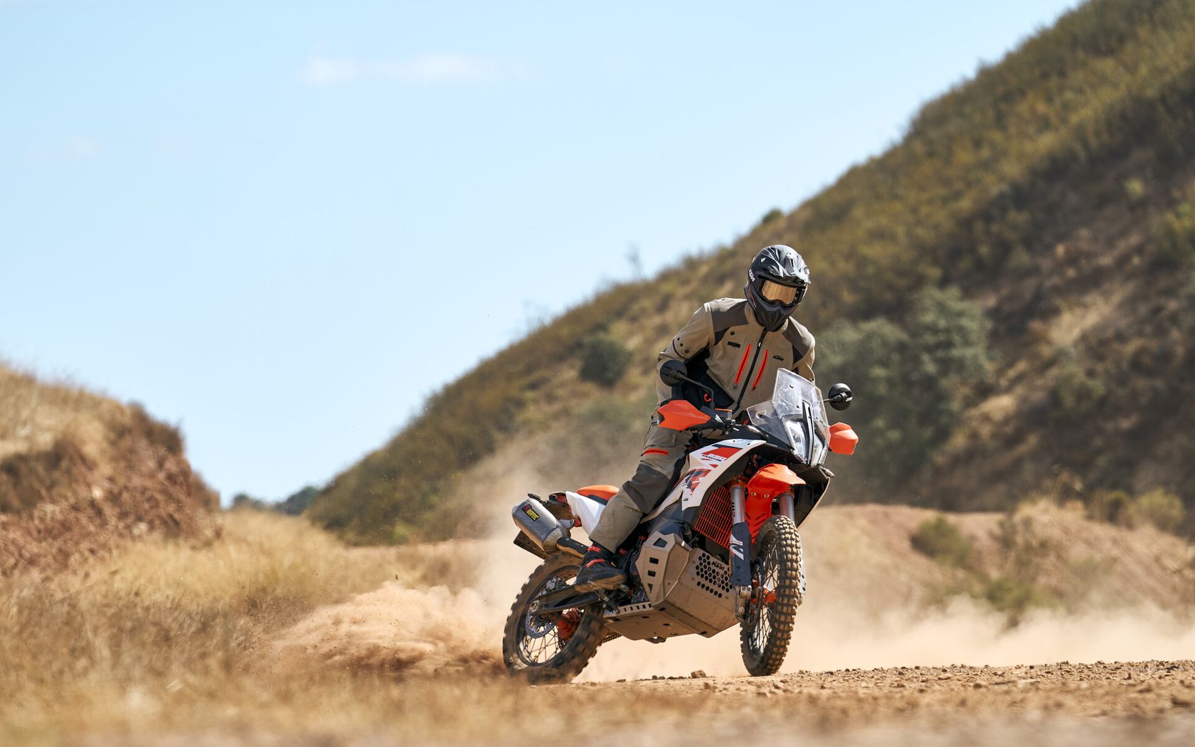 KTM 890 Adventure R 2025 en glisse