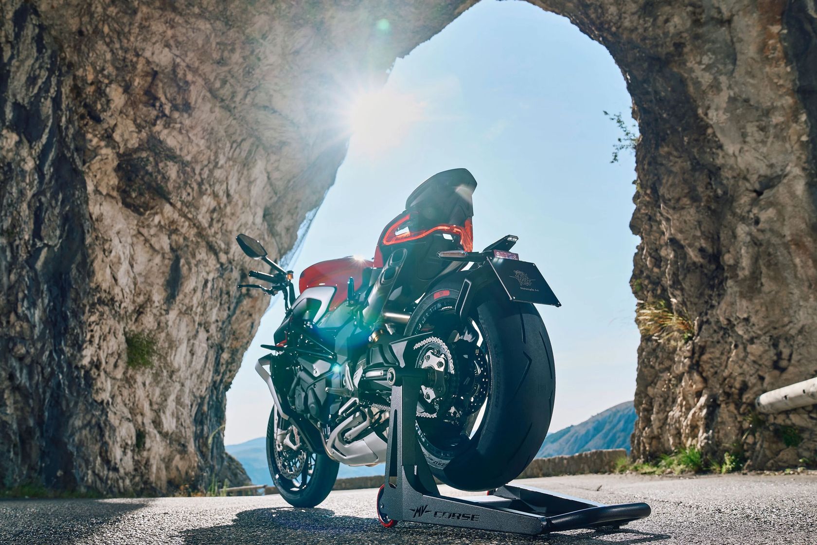 MV Agusta Brutale 1000 Ottantesimo 2025 vue arrière gauche