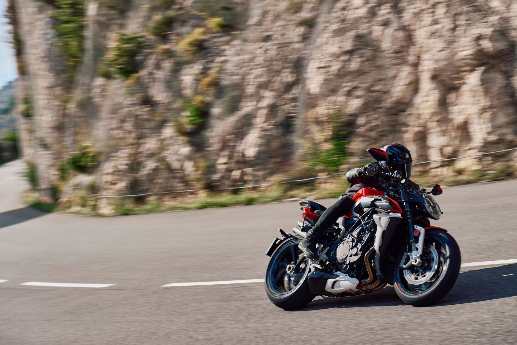 MV Agusta Brutale 1000 Ottantesimo 2025 sur route