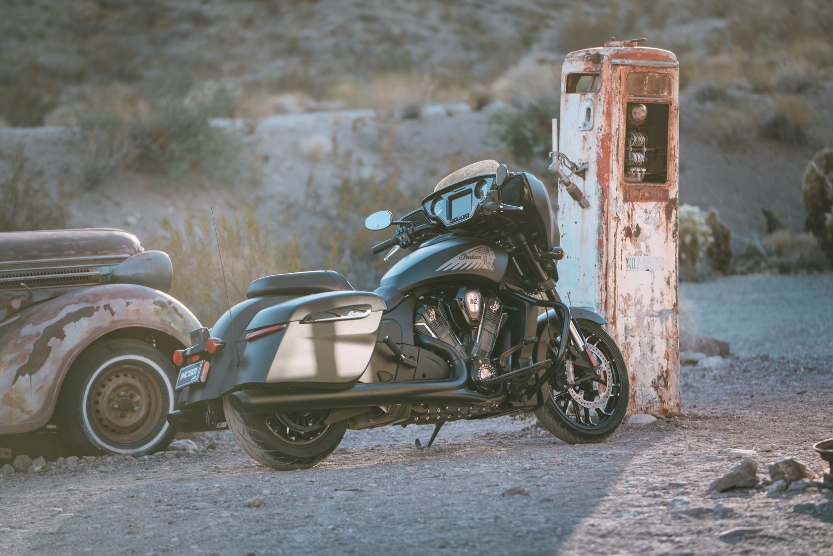 Indian Chieftain Dark Horse 112 2025 vue arrière gauche