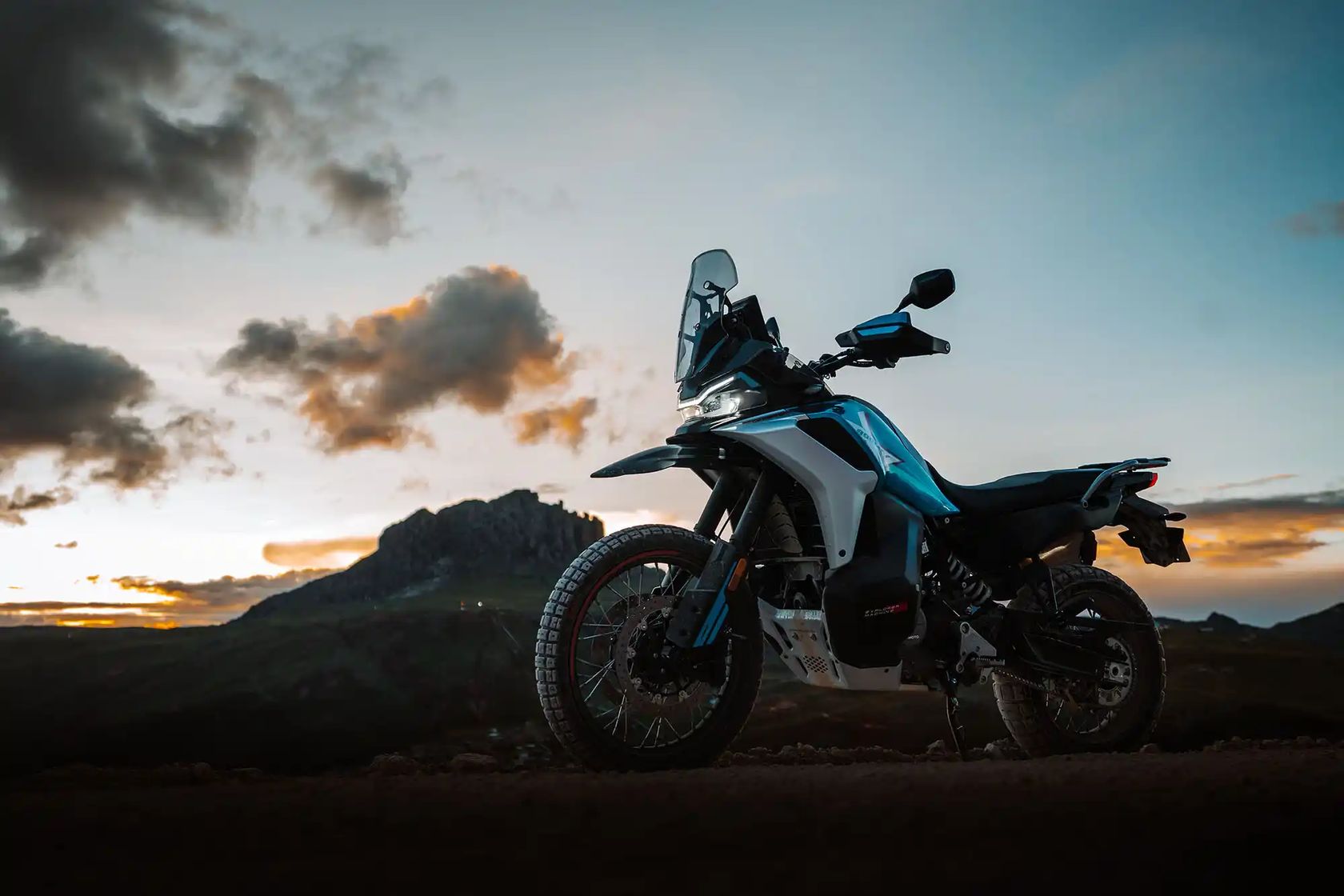 CFMoto 800MT-X 2025 en statique