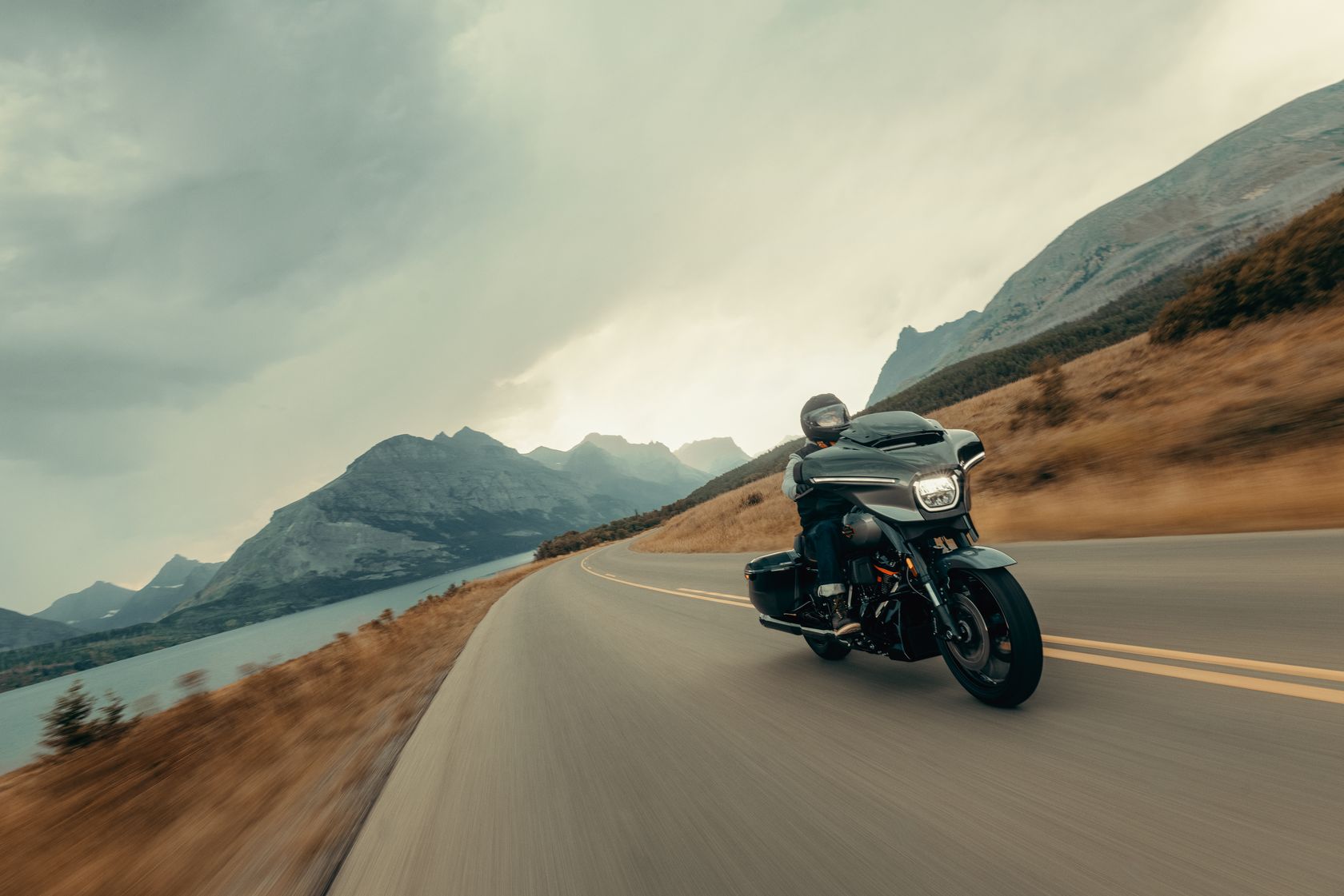 Harley Davidson CVO Street Glide 2025 en action