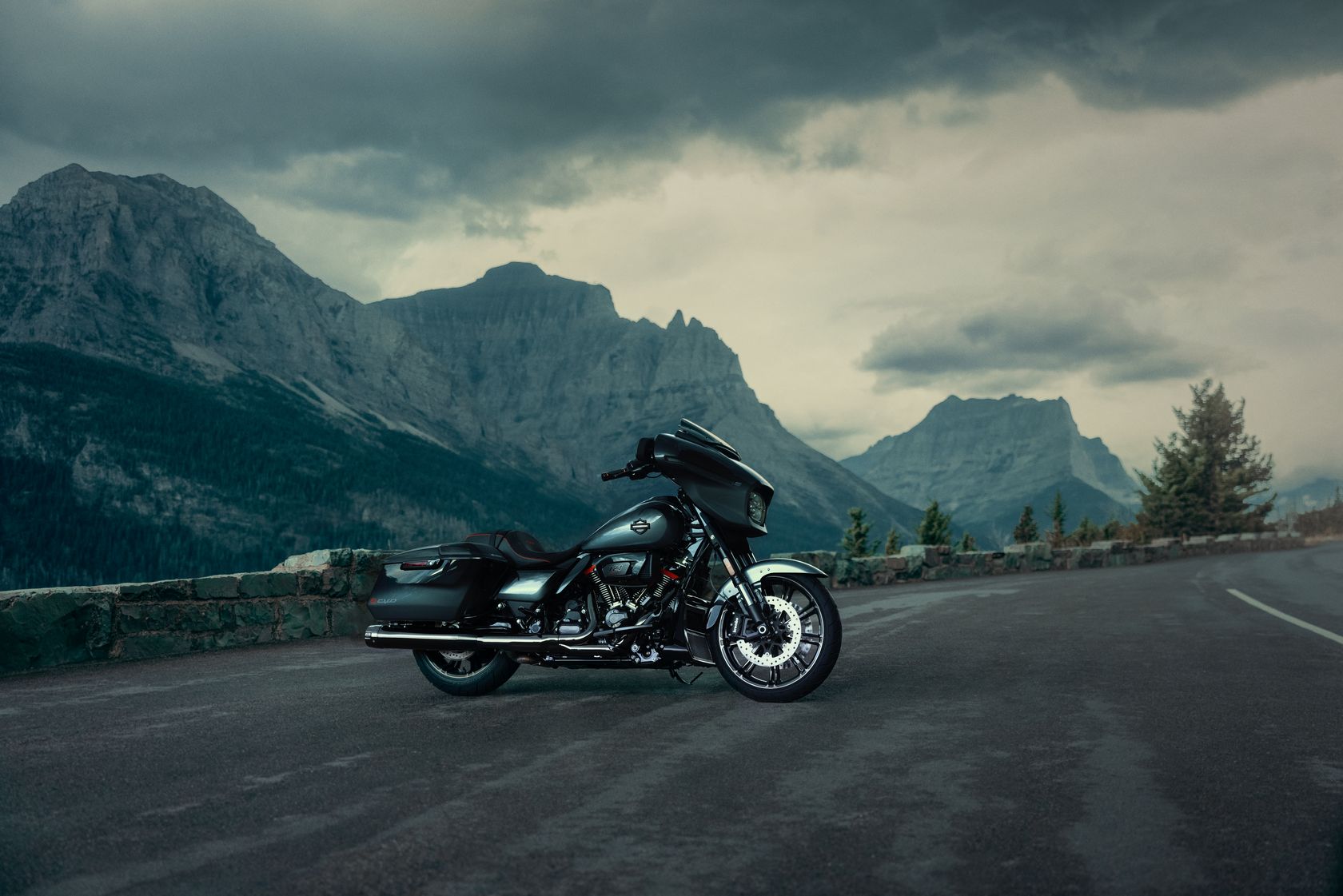 Harley Davidson CVO Street Glide 2025 en statique