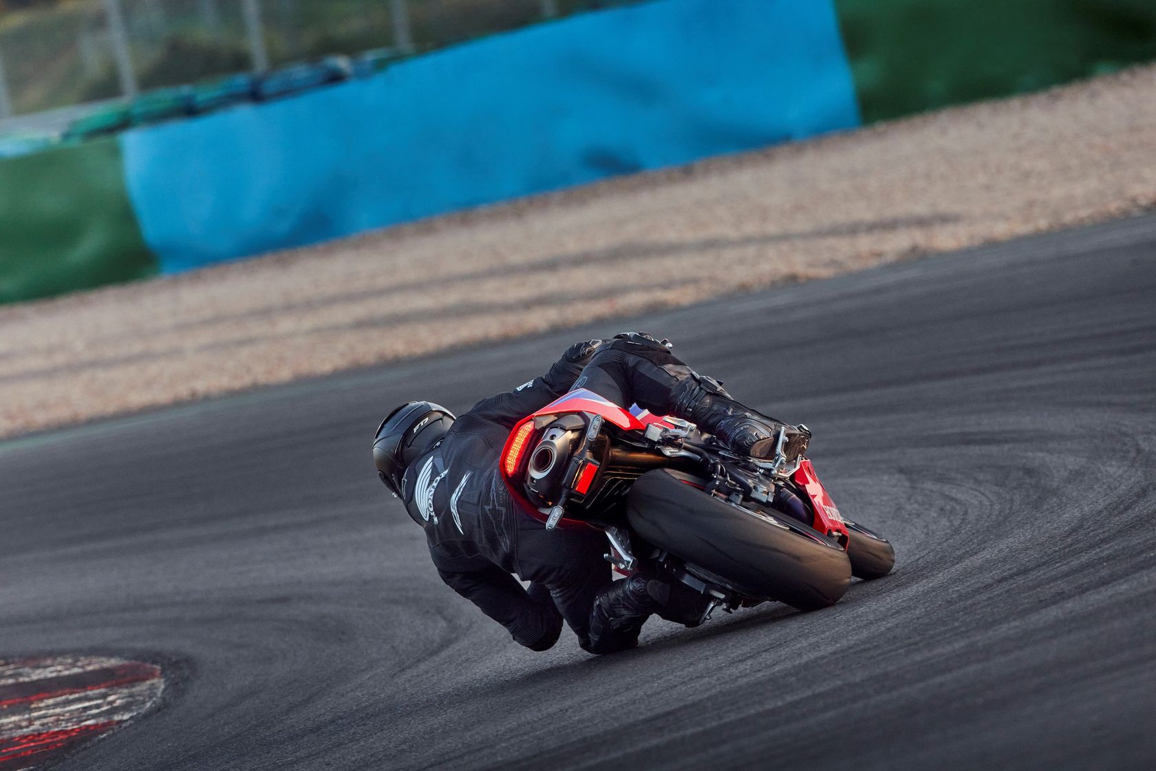 Honda CBR600RR 2025 sur l'angle
