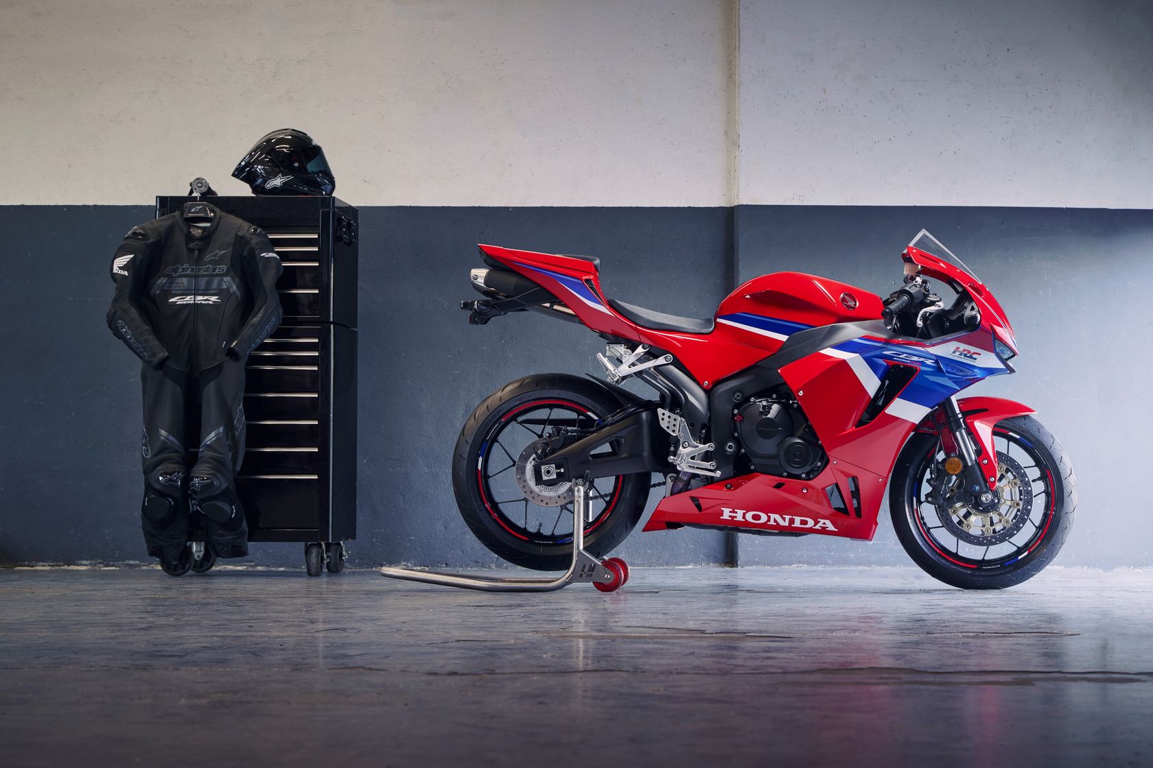 Honda CBR600RR 2025 de profil