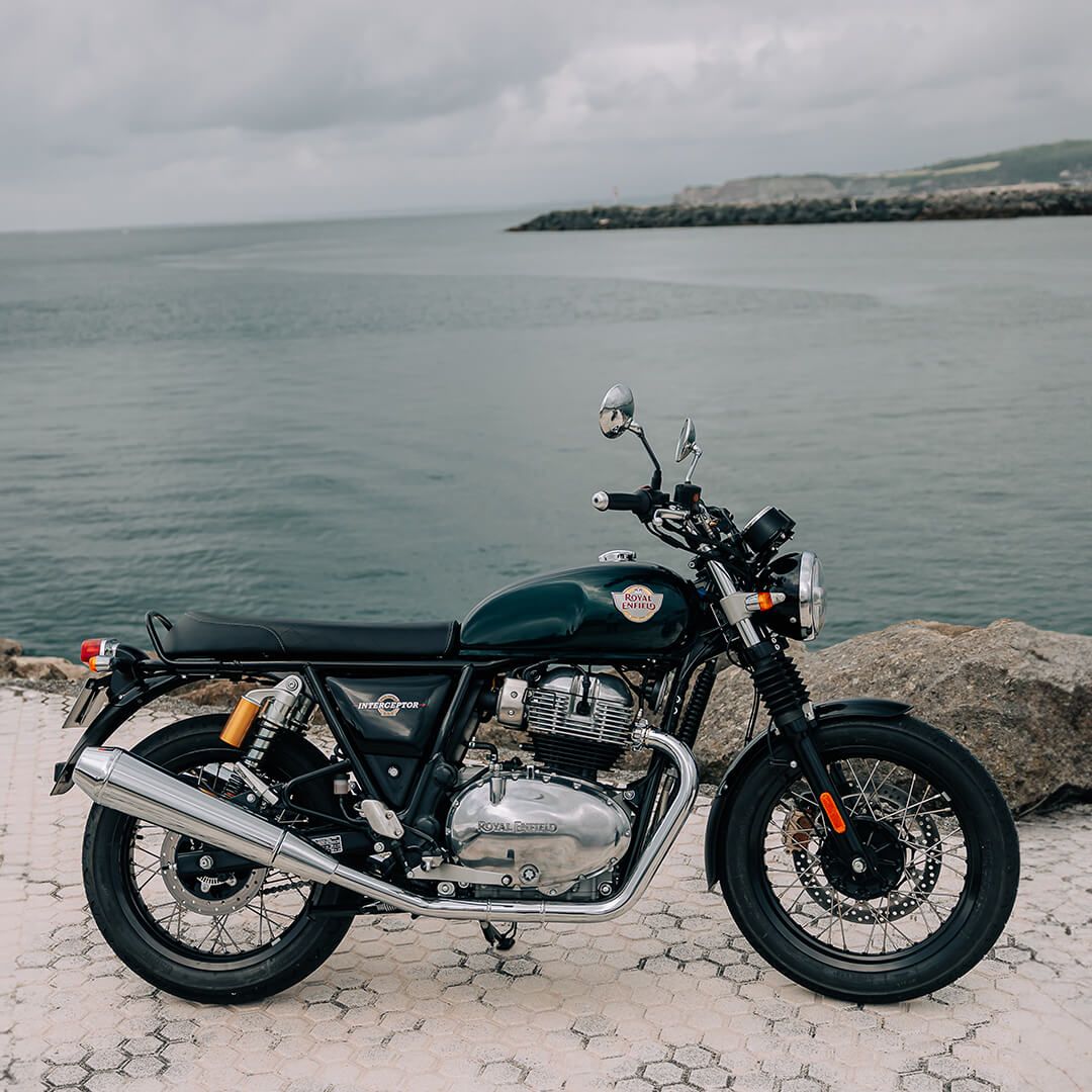 Royal Enfield Interceptor 650 2025 de profil