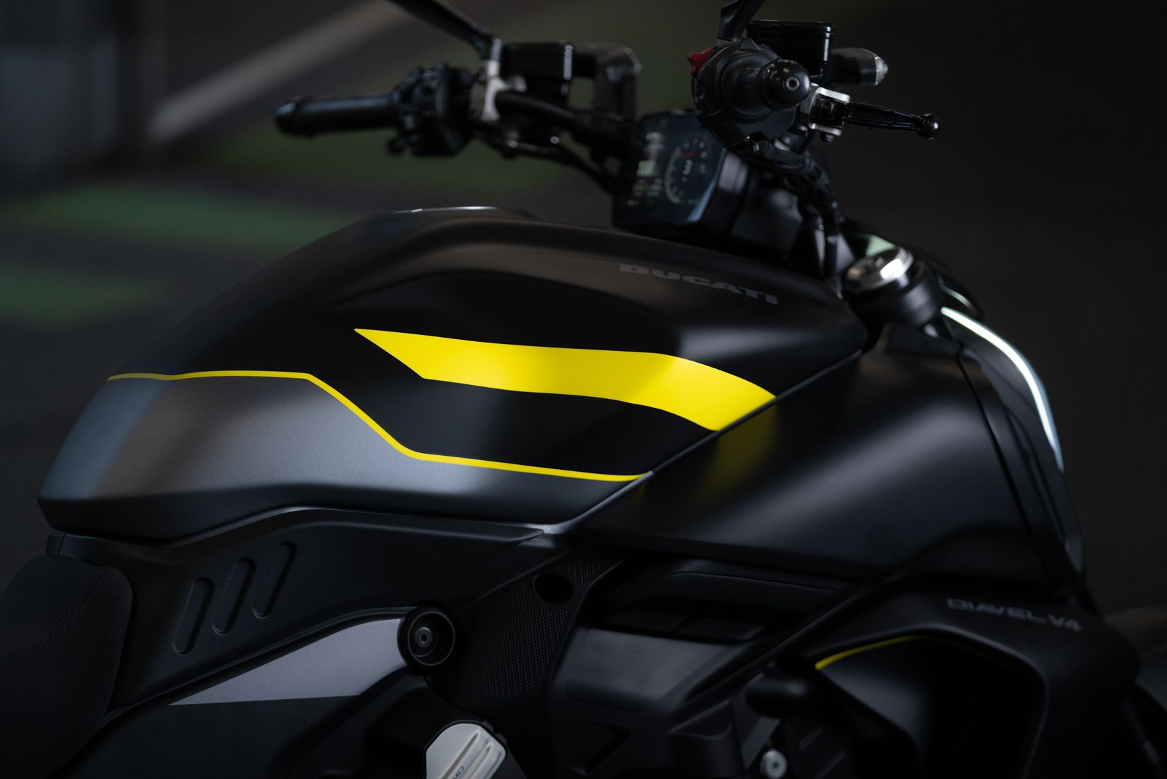 Ducati Diavel V4 2025 coloris Black Roadster
