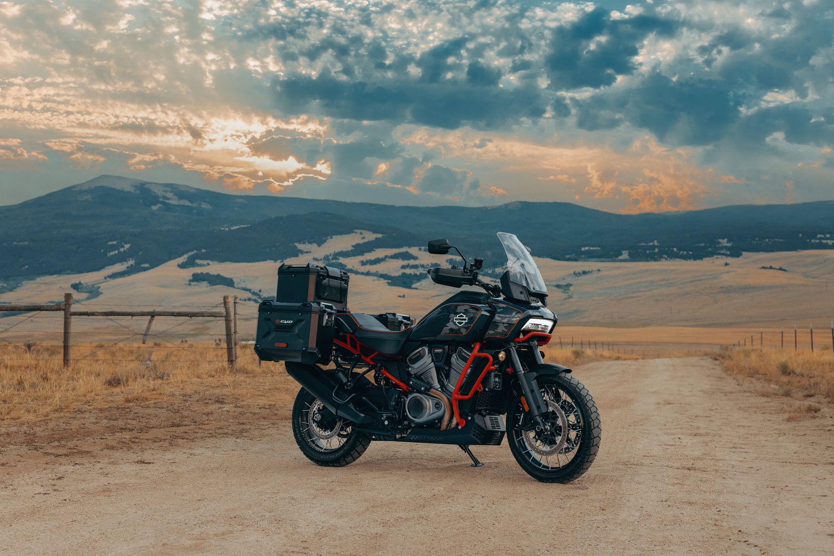 Harley Davidson CVO Pan America 2025 en statique